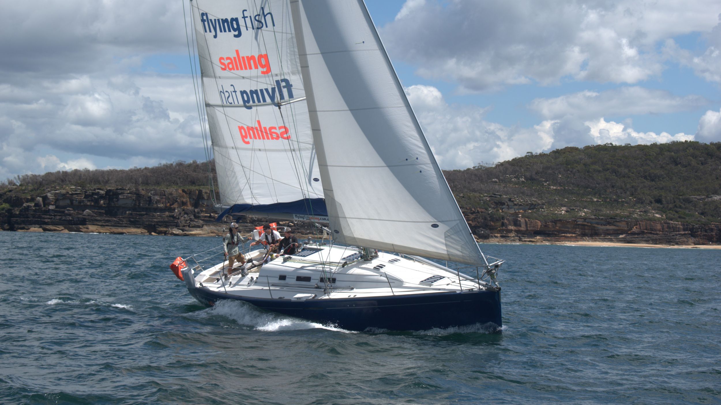 Hero_Sydney_Yacht_Charter_Beneteau40.7.jpg