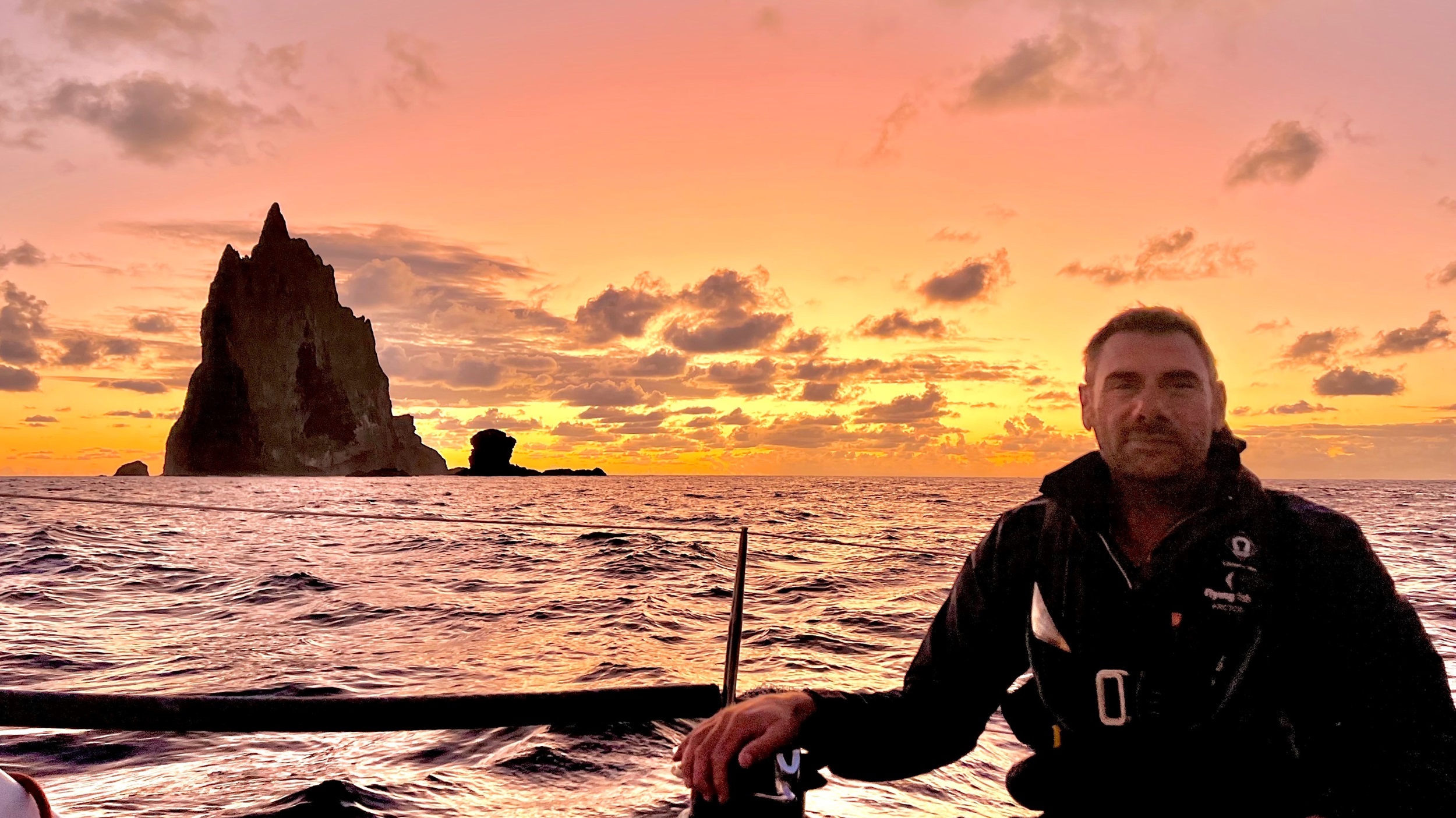 Hero_Balls_Pyramid_Ocean_Sailing.jpg