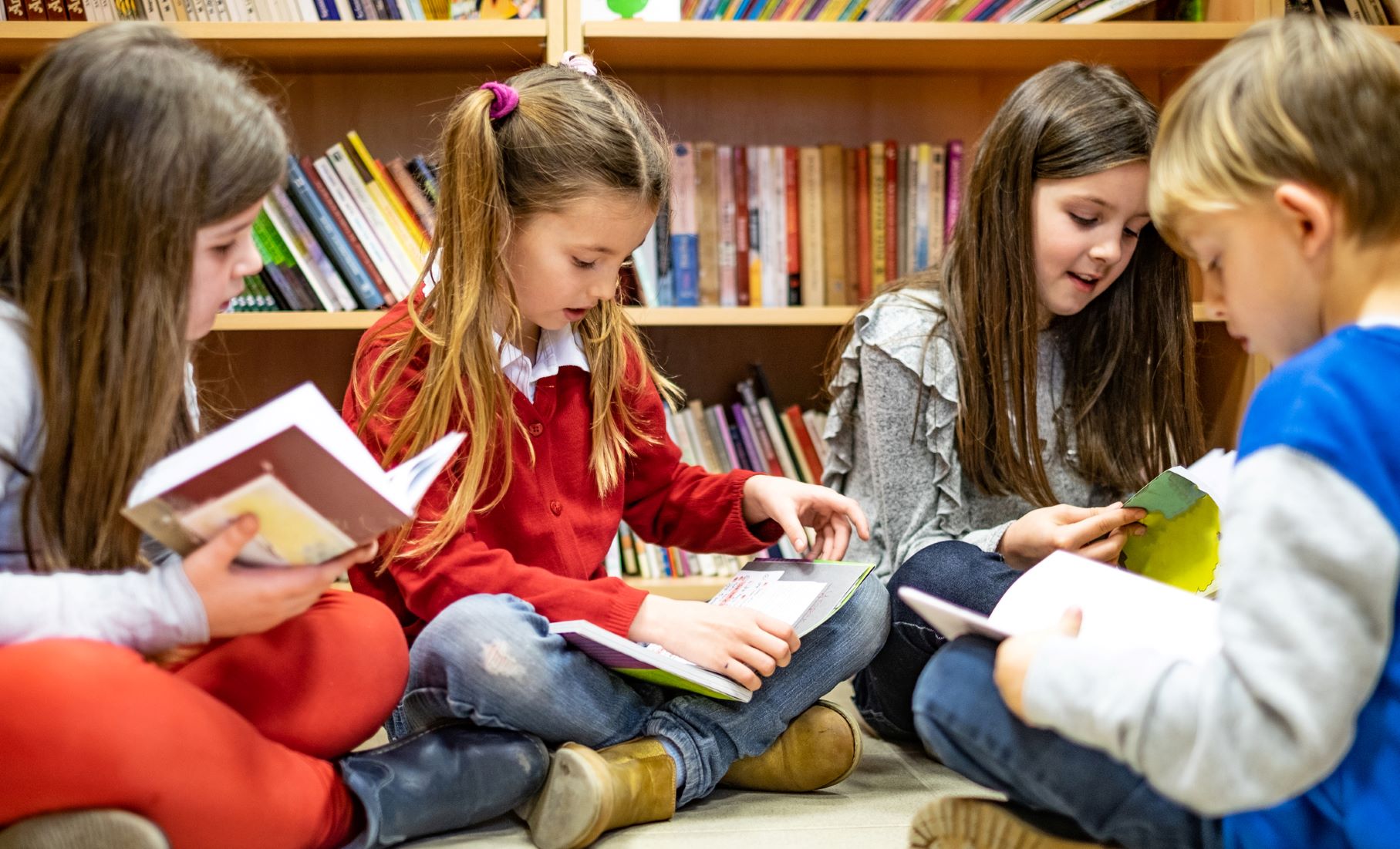 Fingerspelling and literacy skills in deaf and hard of hearing children