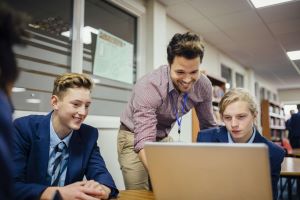 Reading and Dyslexia in Deaf Children 