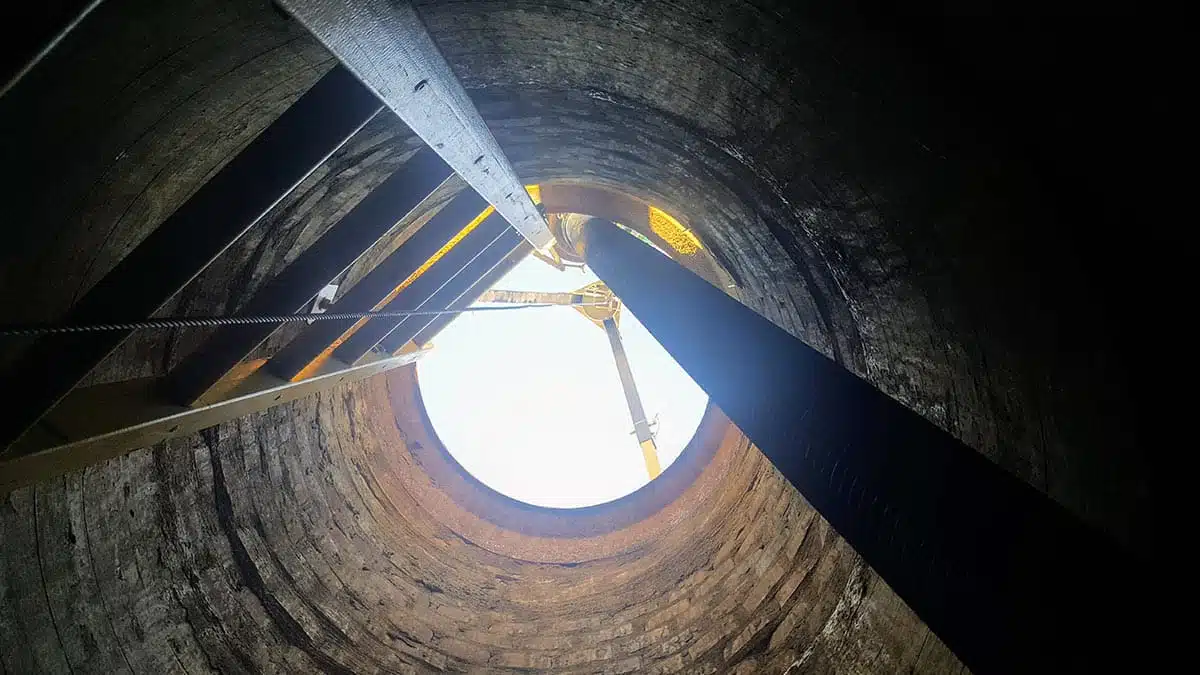 confined-space-1200px.jpg%20%281%29.webp