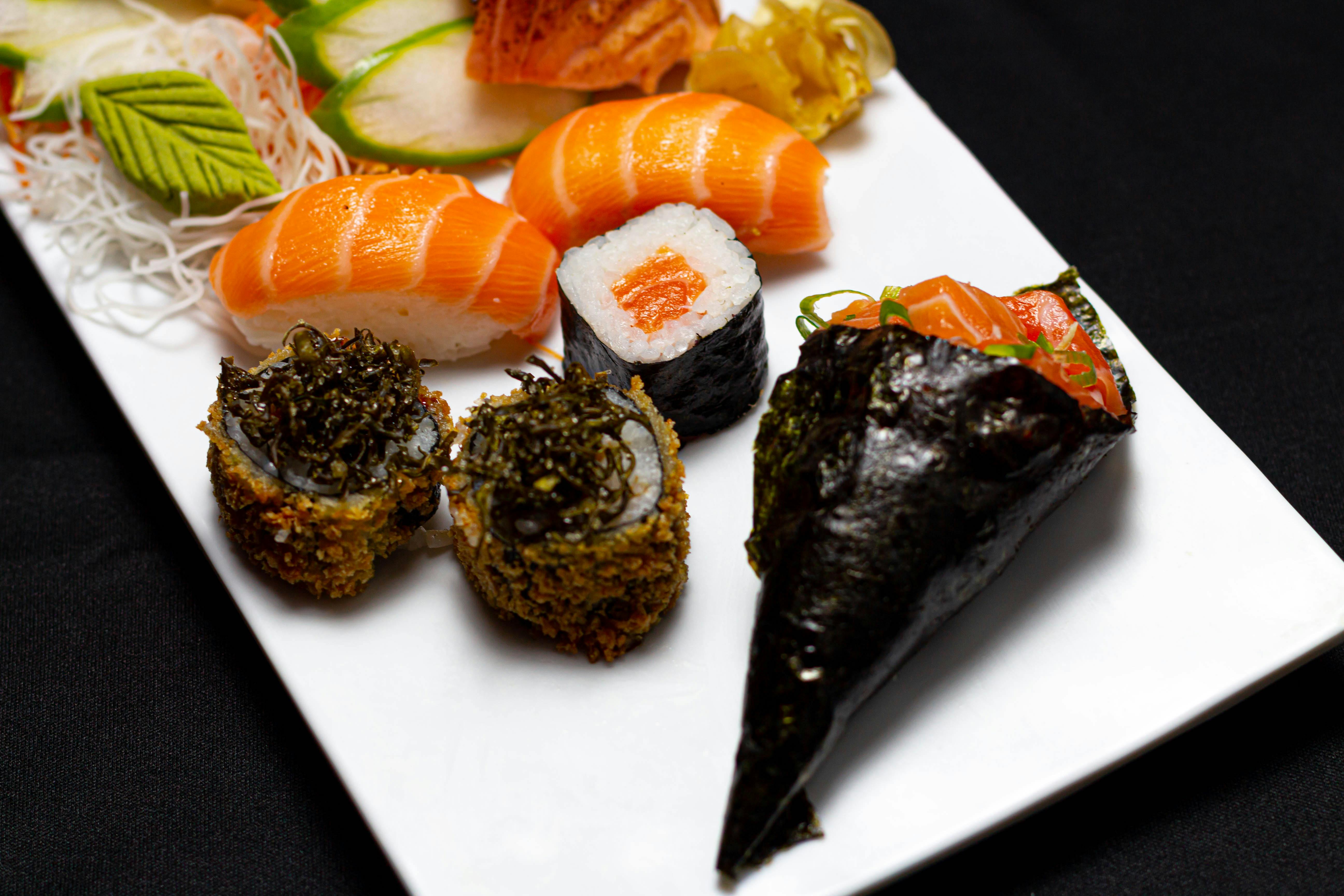 JAPANESE TEMAKI SUSHI