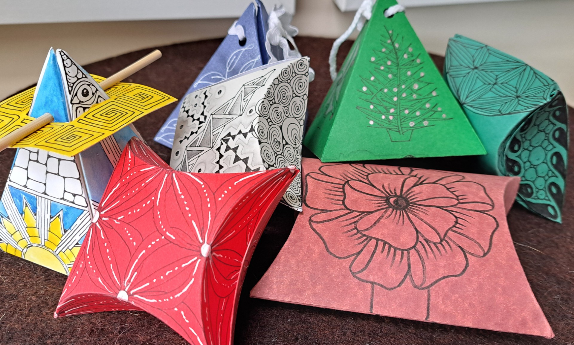 ZENTANGLE: GIFT BOXES FOR CHRISTMAS