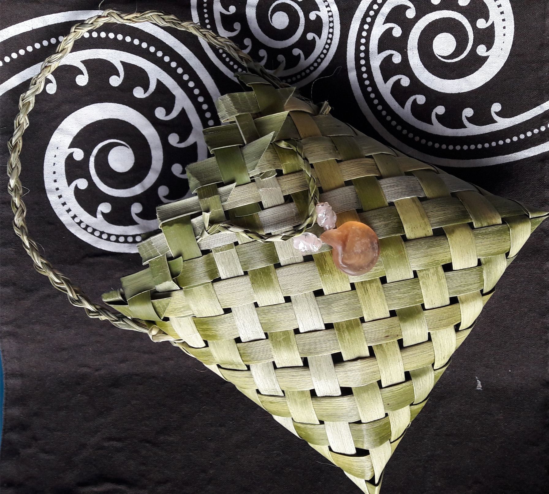 RARANGA WEAVING: SMALL BASKETS