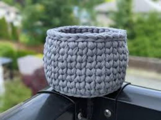 CHUNKY BASKETS WITH YARN FROM T-SHIRTS & OLD JEANS