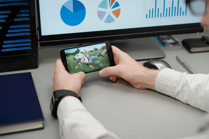 Workplace Distractions: How to Avoid Time-Wasting Traps